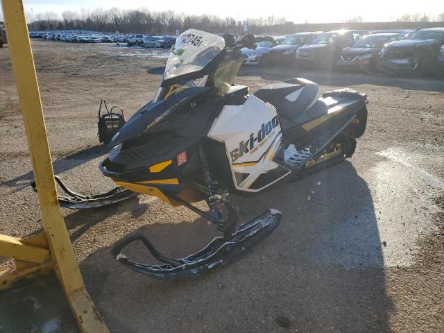 Ski-Doo Snowmobile Image 2