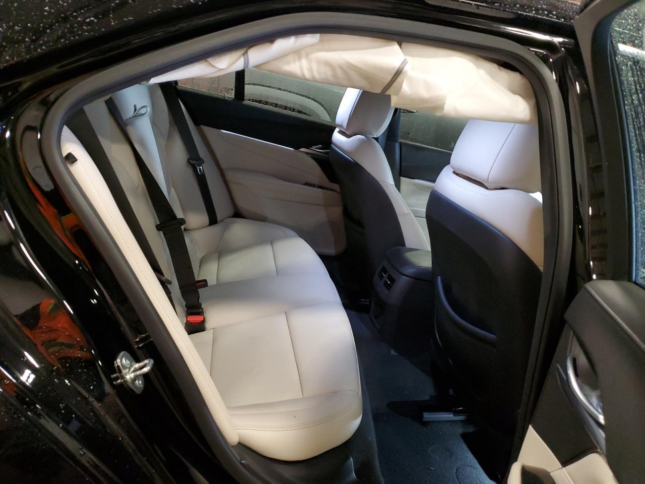 Cadillac CT4 Premium Luxury Image 13