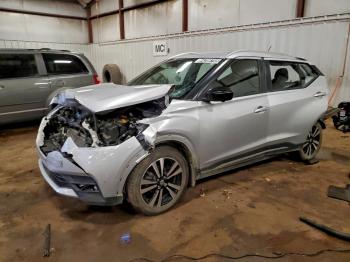  Salvage Nissan Kicks