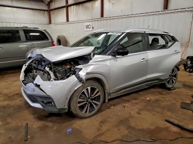  Salvage Nissan Kicks