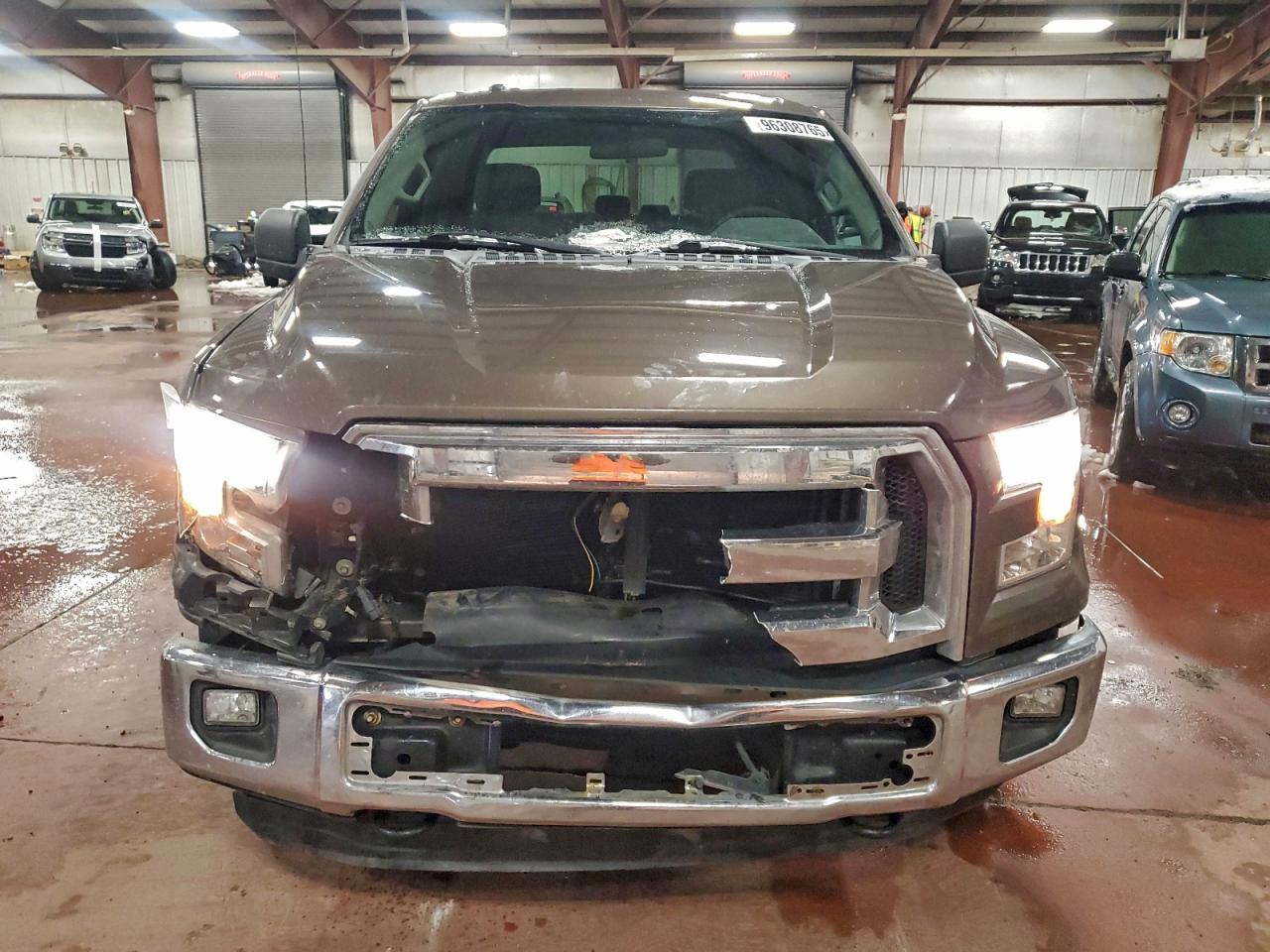 Ford F-150 Supercrew Image 4