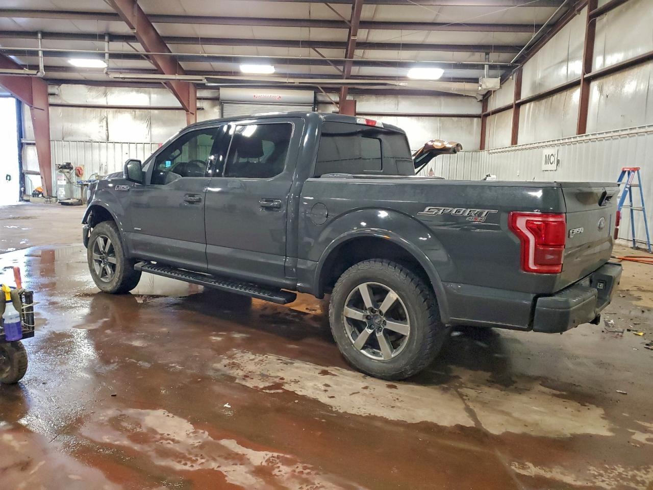 Ford F-150 Supercrew Image 9