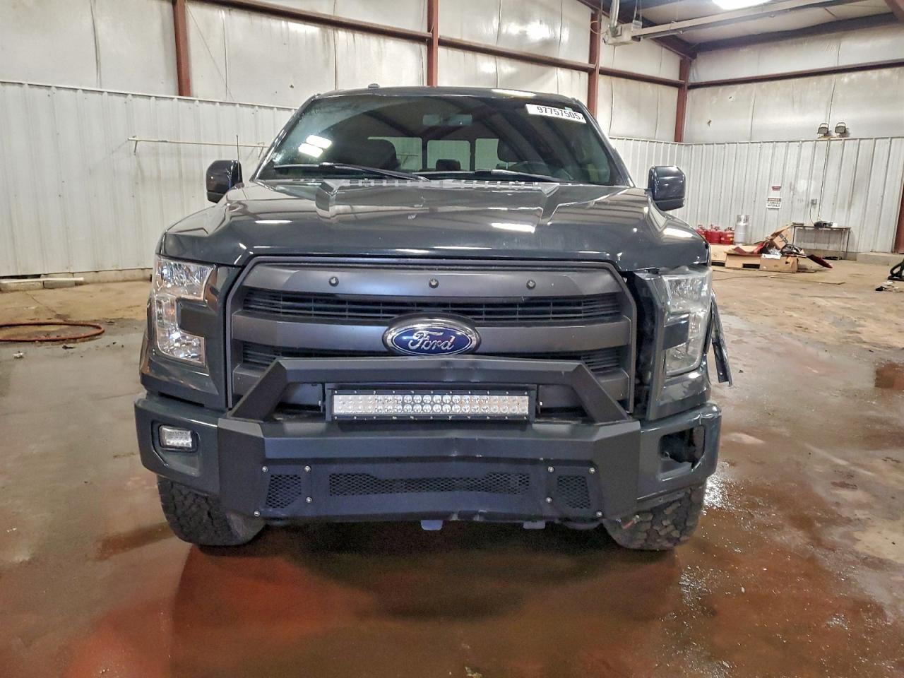 Ford F-150 Supercrew Image 13