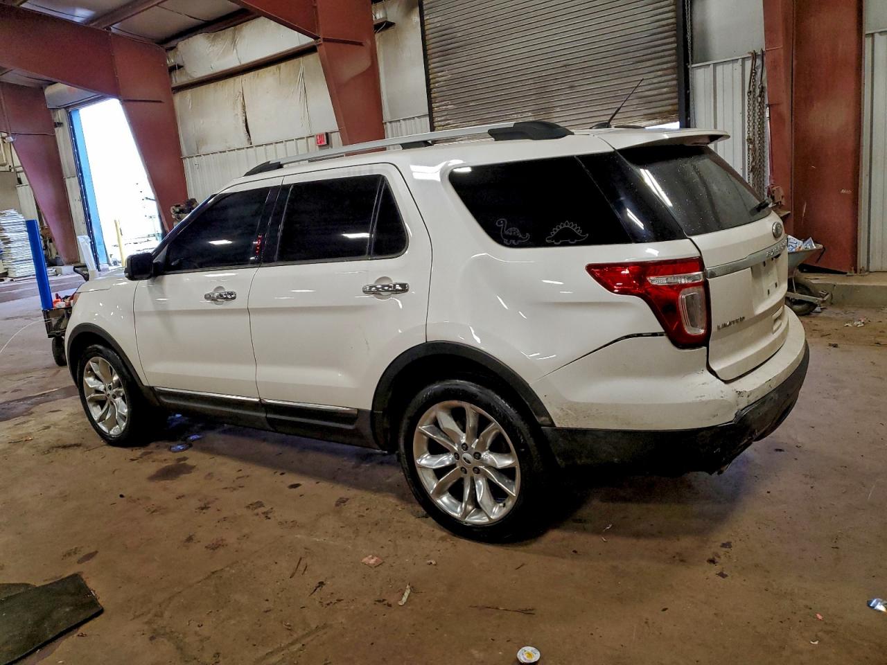 Ford Explorer Limited Image 13