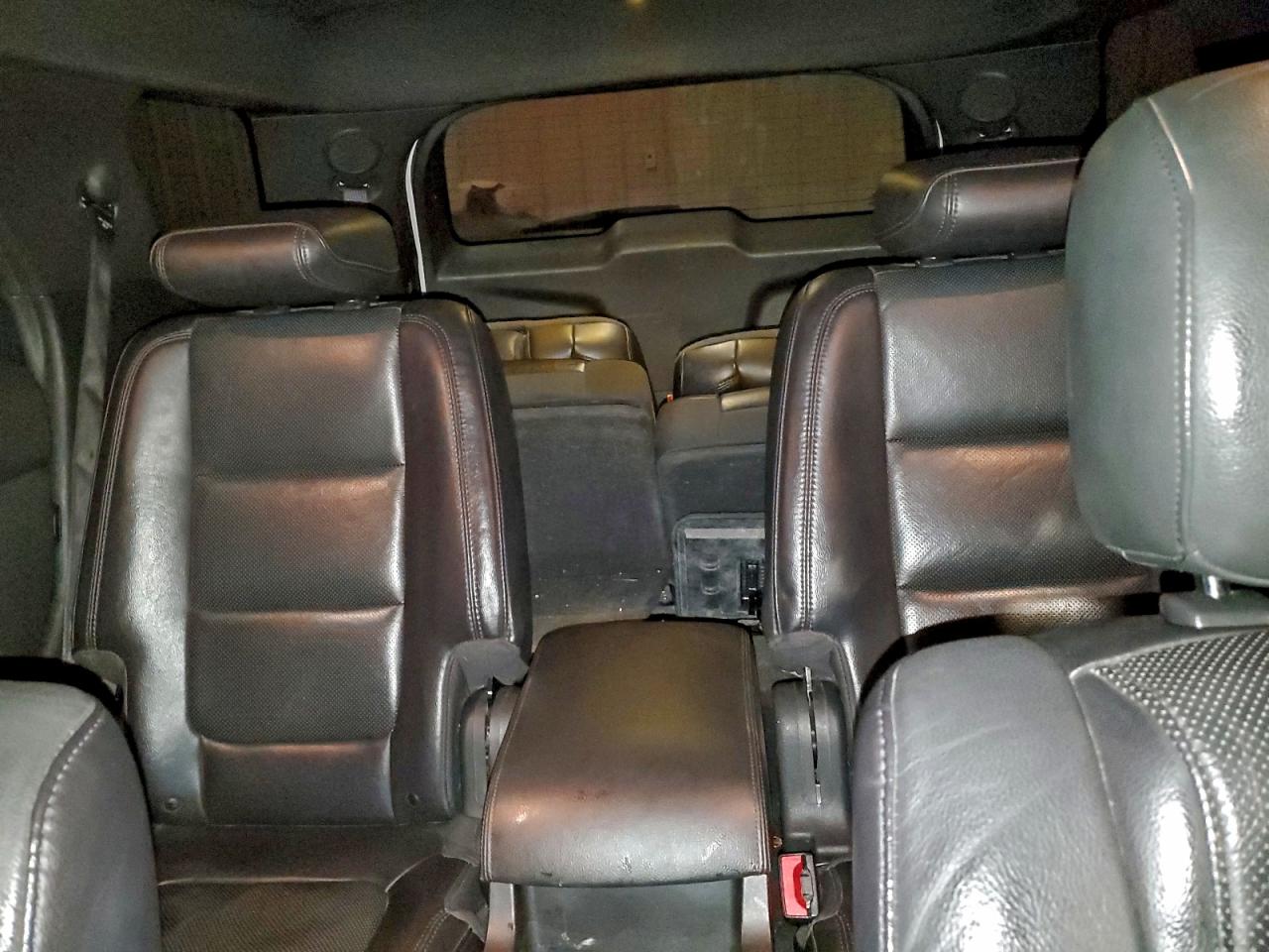 Ford Explorer Limited Image 8