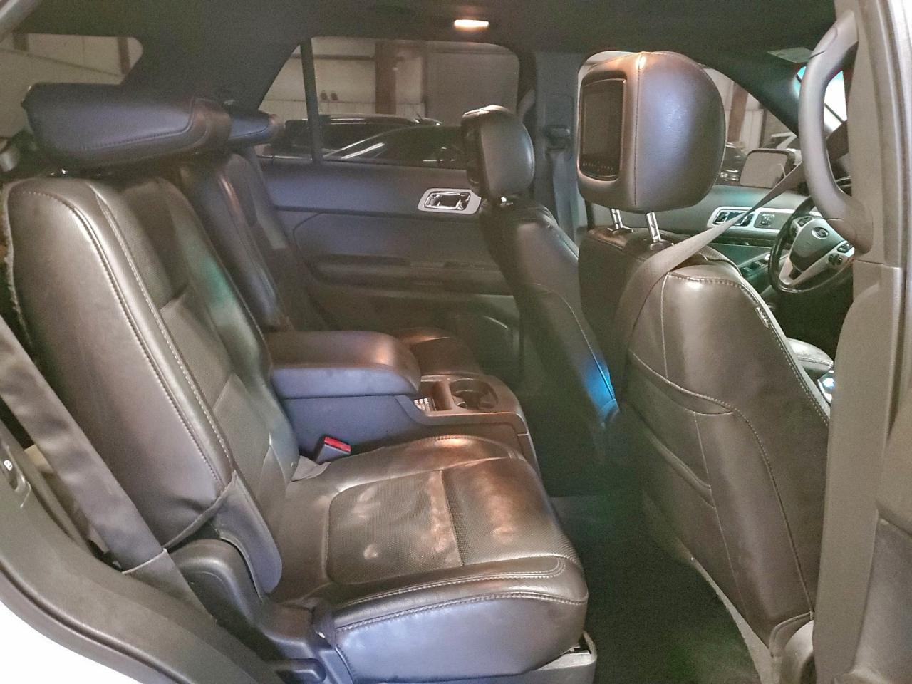 Ford Explorer Limited Image 7