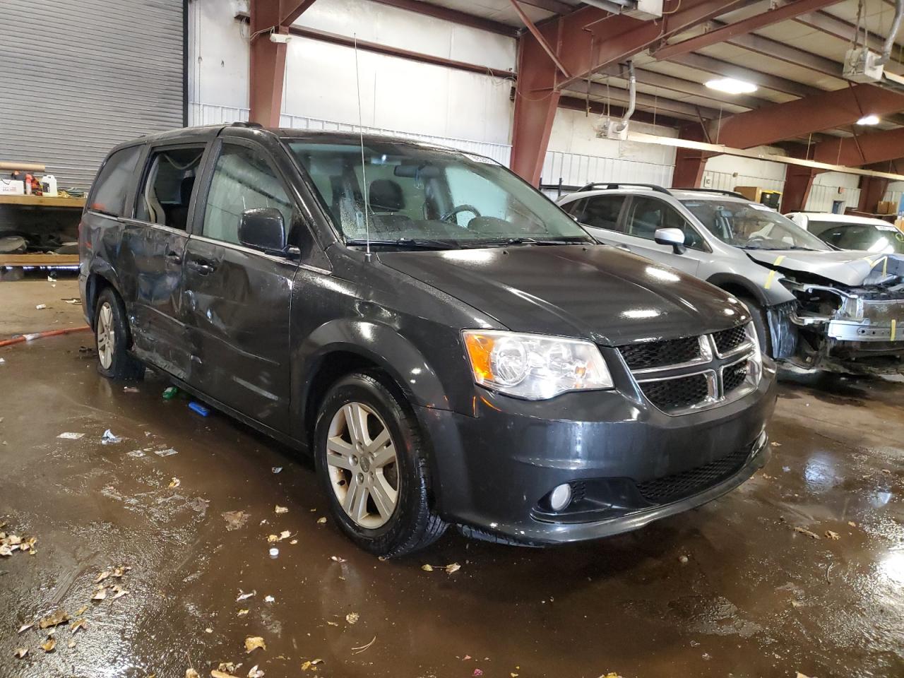 Dodge Caravan Crew Image 2