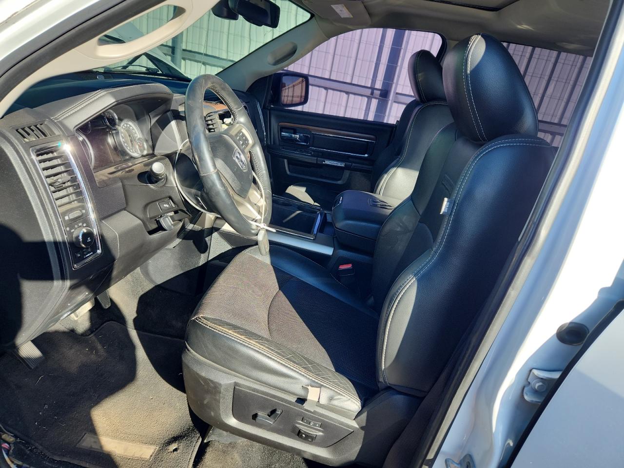 Ram 1500 Laramie Image 3