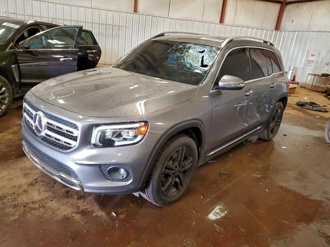 Mercedes-Benz GLB 250 4matic Image 1