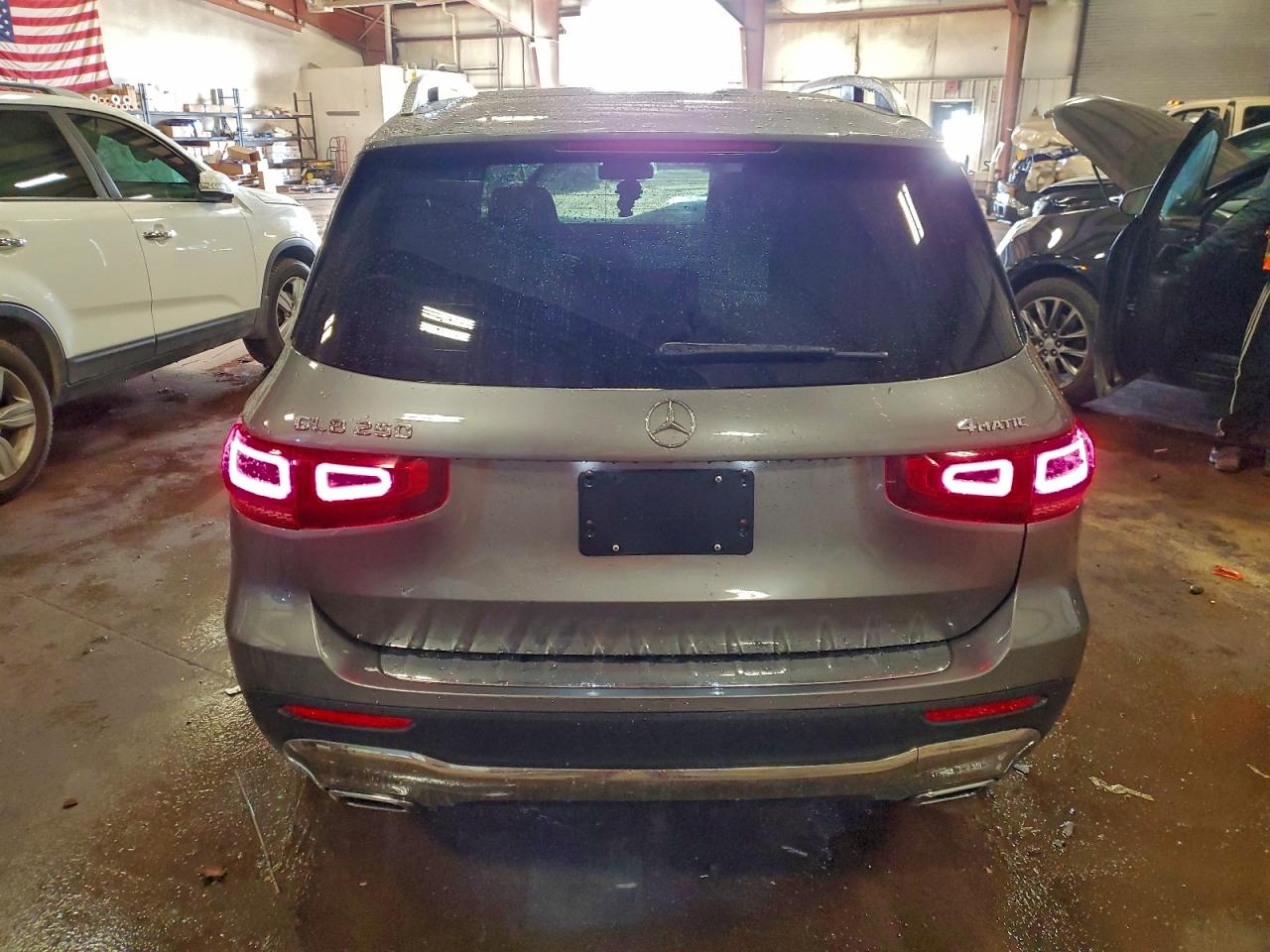 Mercedes-Benz GLB 250 4matic Image 12