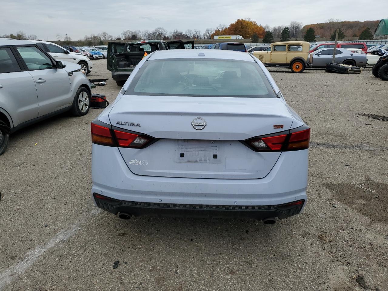 Nissan Altima Sr Image 9