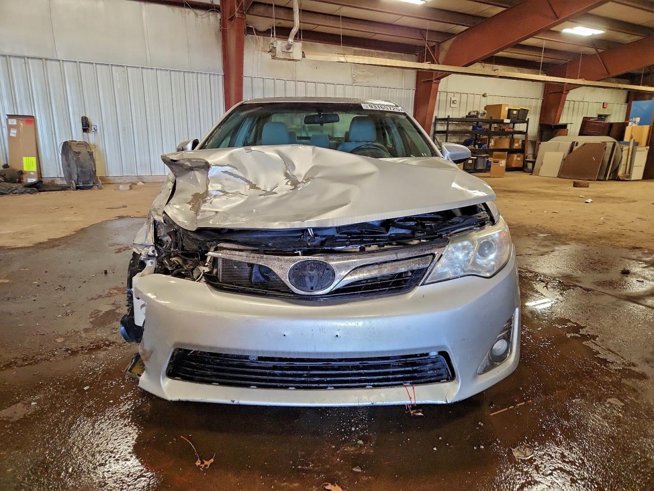 Toyota Camry L Image 9