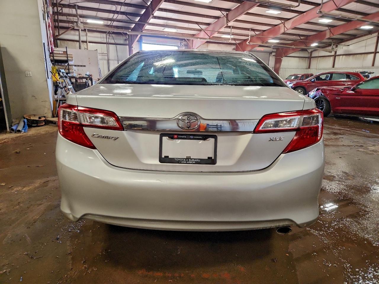 Toyota Camry L Image 10