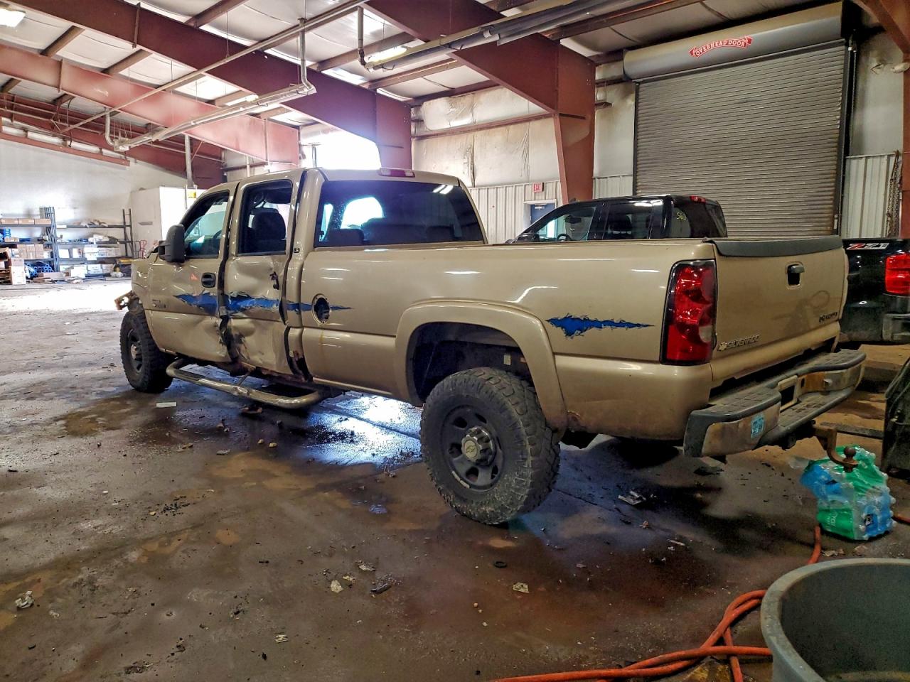 Chevrolet Silverado K3500 Image 7