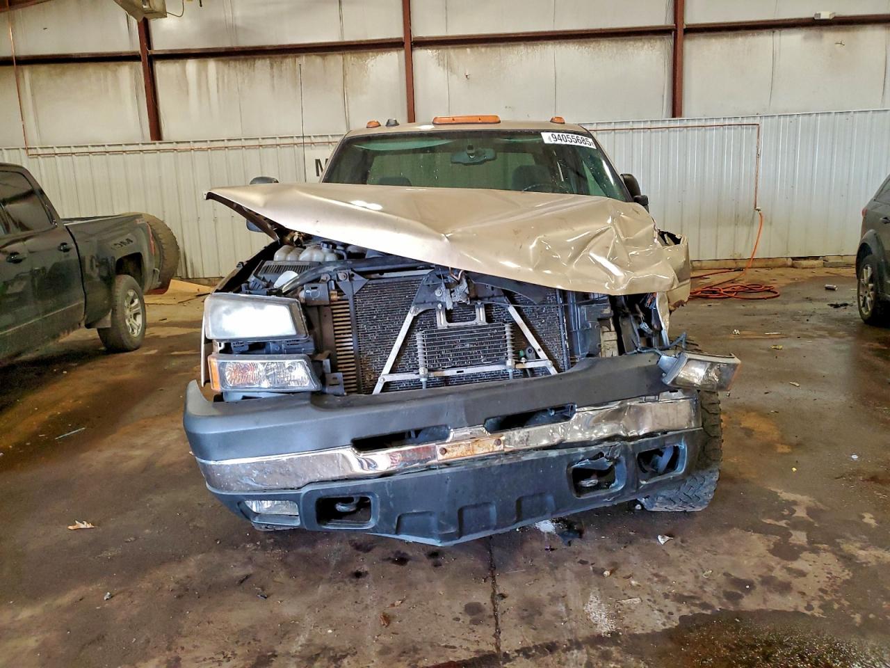 Chevrolet Silverado K3500 Image 11