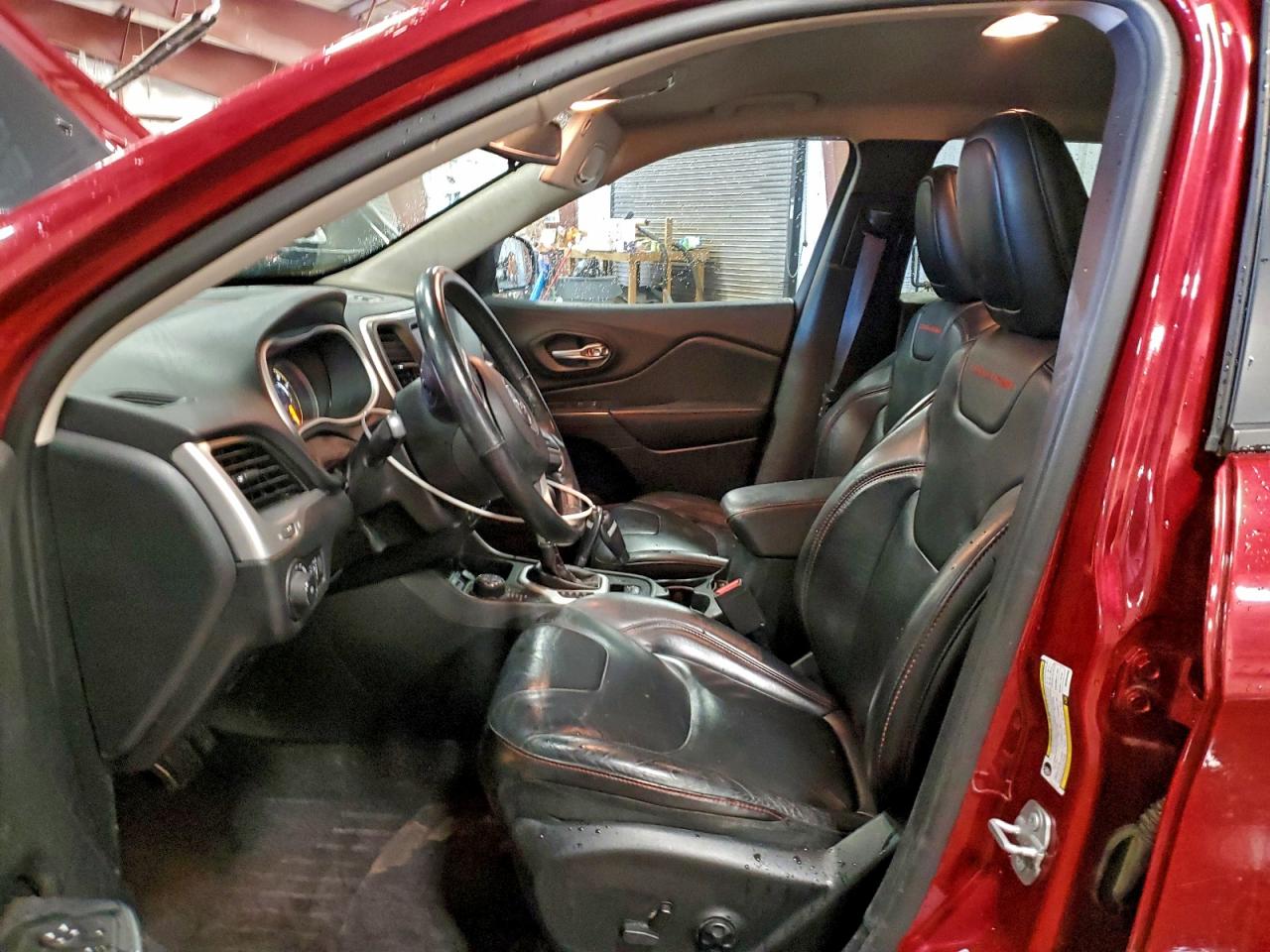 Jeep Cherokee Trailhawk Image 4