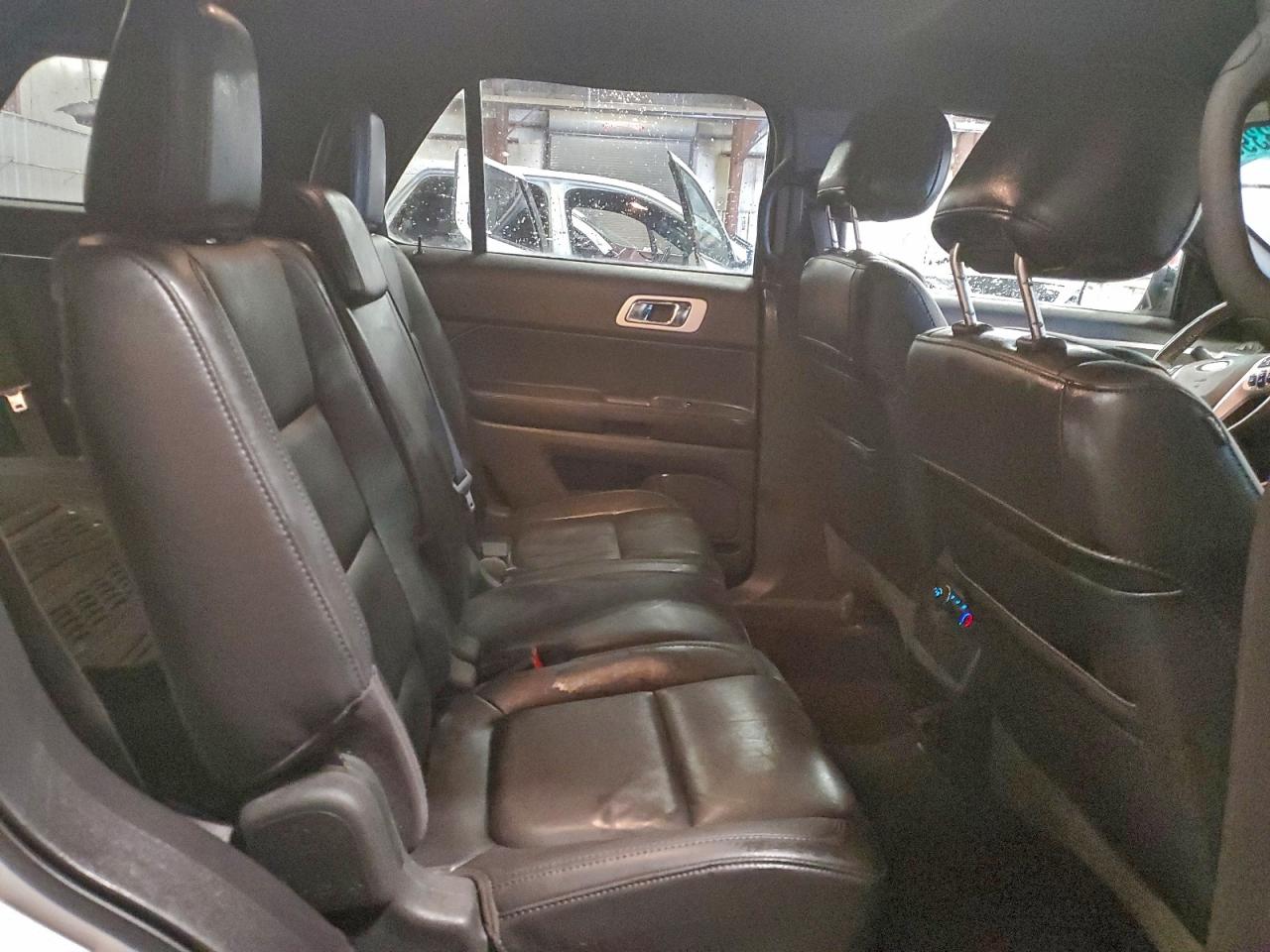 Ford Explorer Xlt Image 10