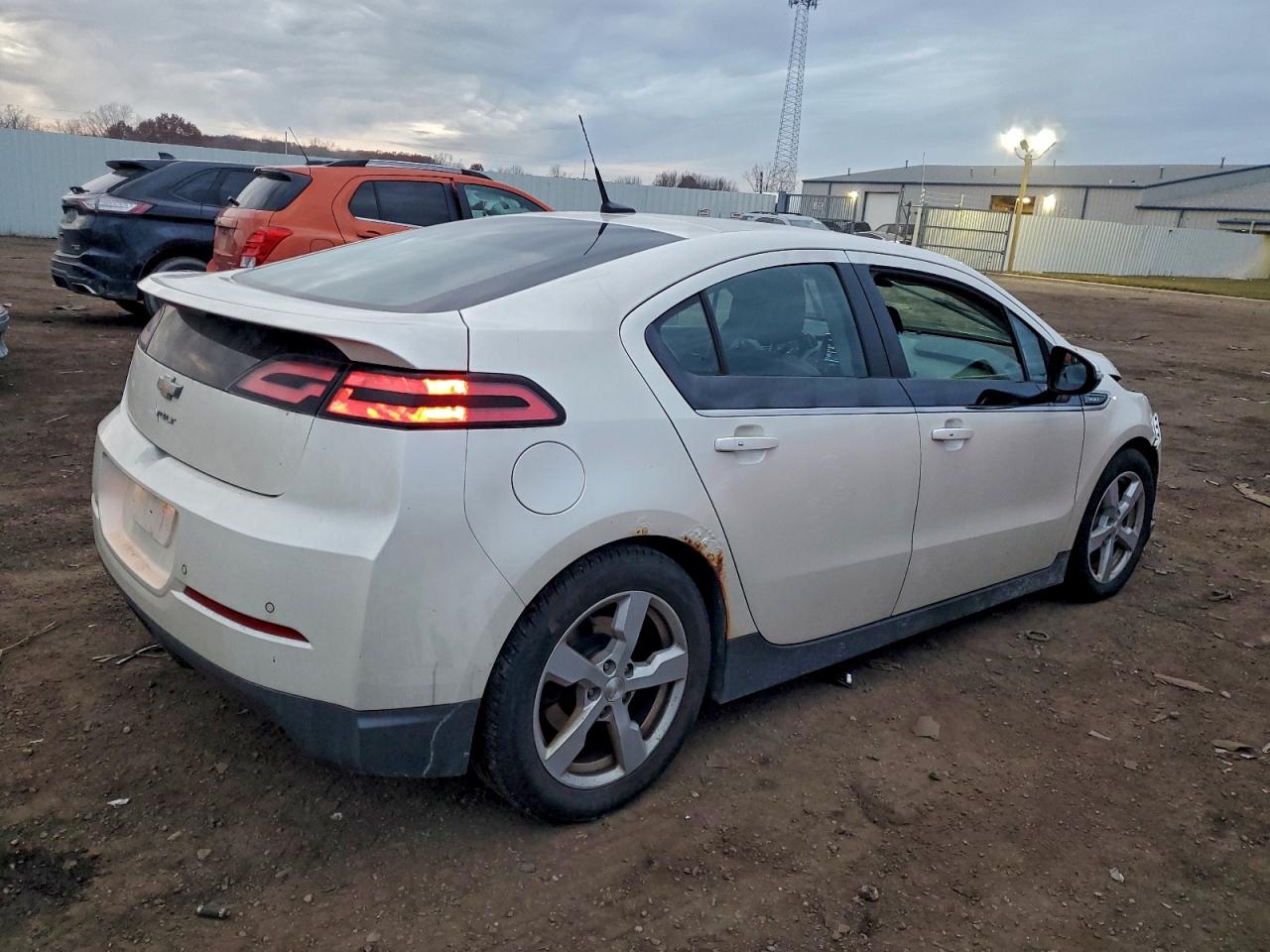 Chevrolet Volt Image 3