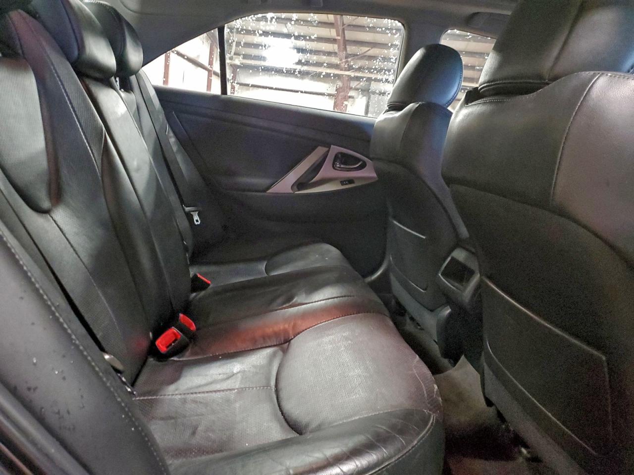 Toyota Camry Se Image 9