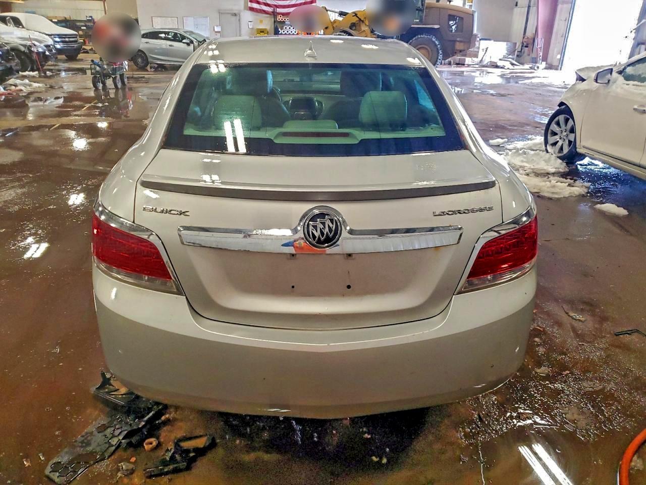 Buick LaCrosse Cx Image 4