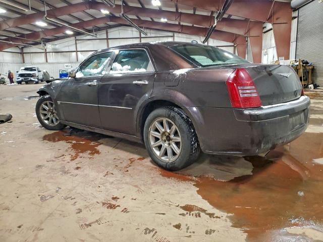 Chrysler 300 Image 9