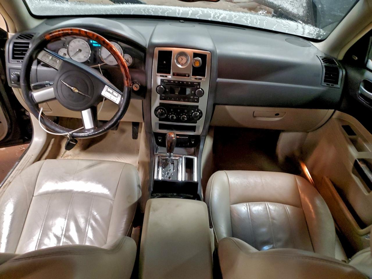 Chrysler 300 Image 7