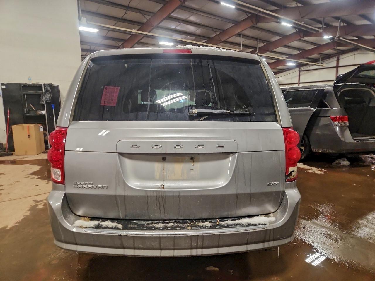 Dodge Caravan Sxt Image 4