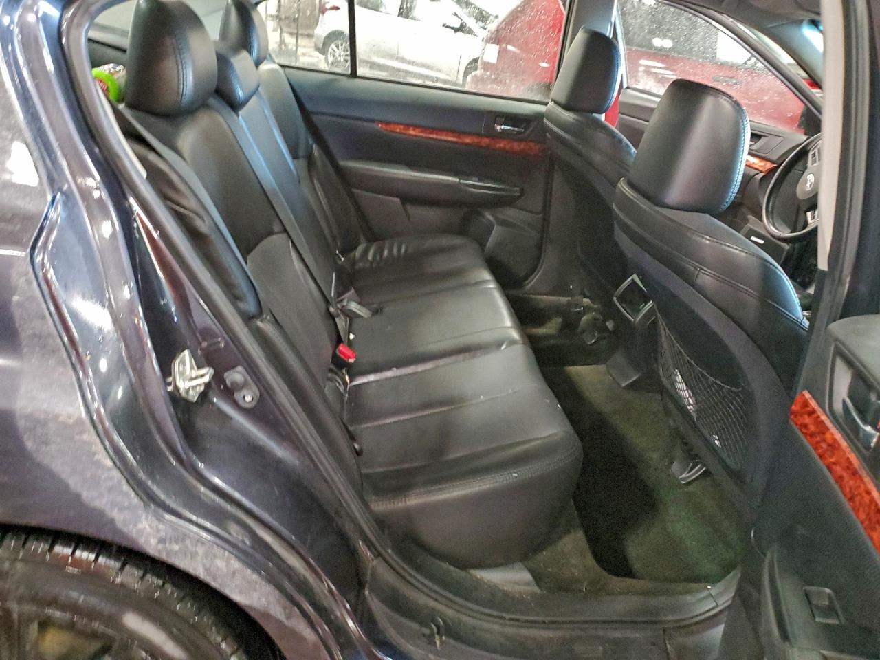 Subaru Legacy 3.6r Limited Image 8