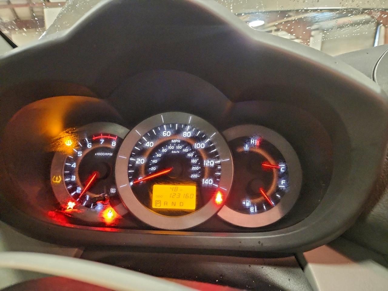 Toyota RAV4 Image 13