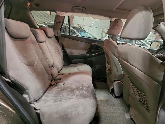 Toyota RAV4 Image 10