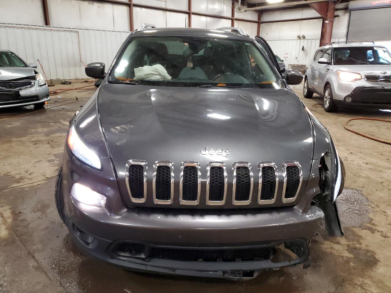 Jeep Grand Cherokee Latitude Image 5