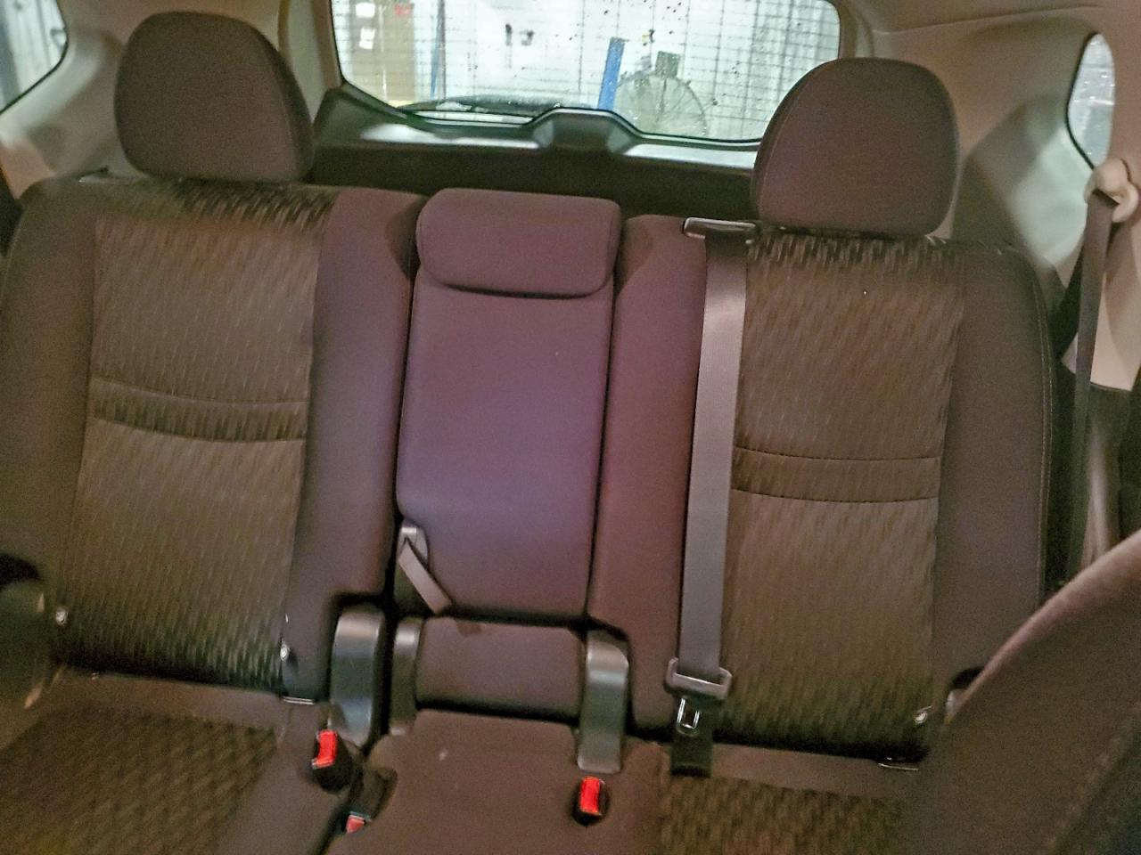 Nissan Rogue S Image 7