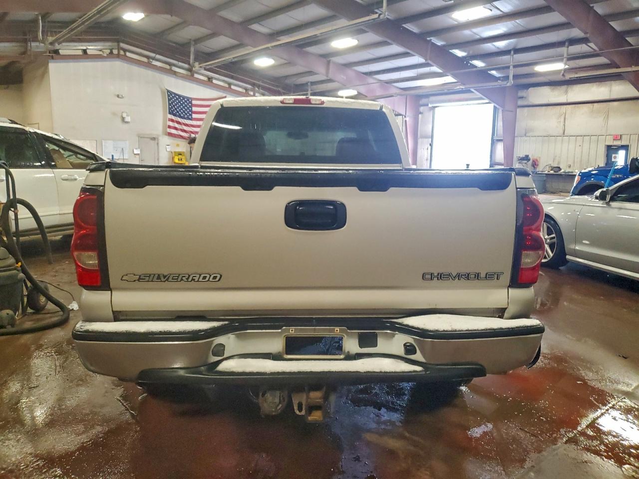 Chevrolet Silverado K1500 Image 8