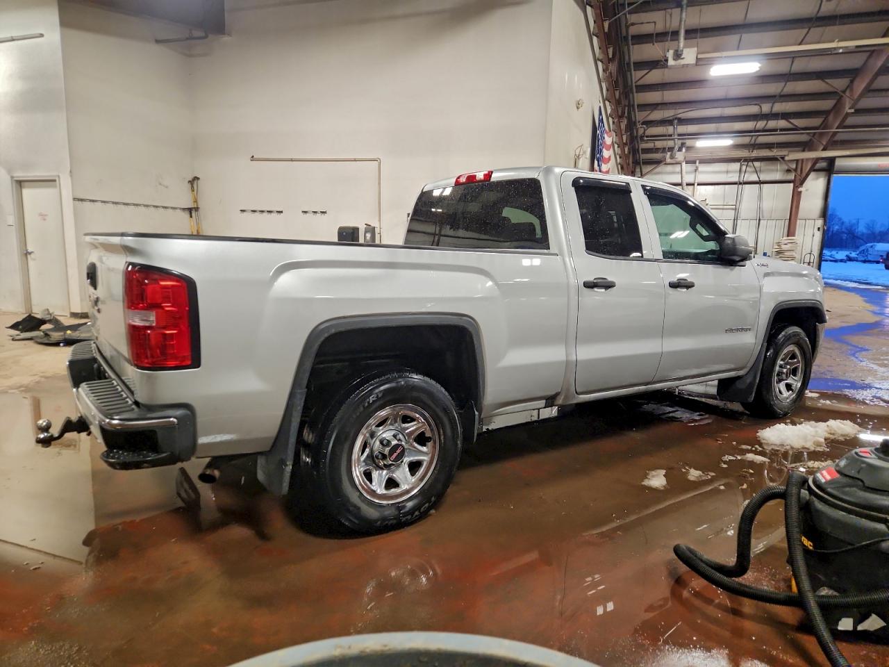 GMC Sierra K1500 Image 2