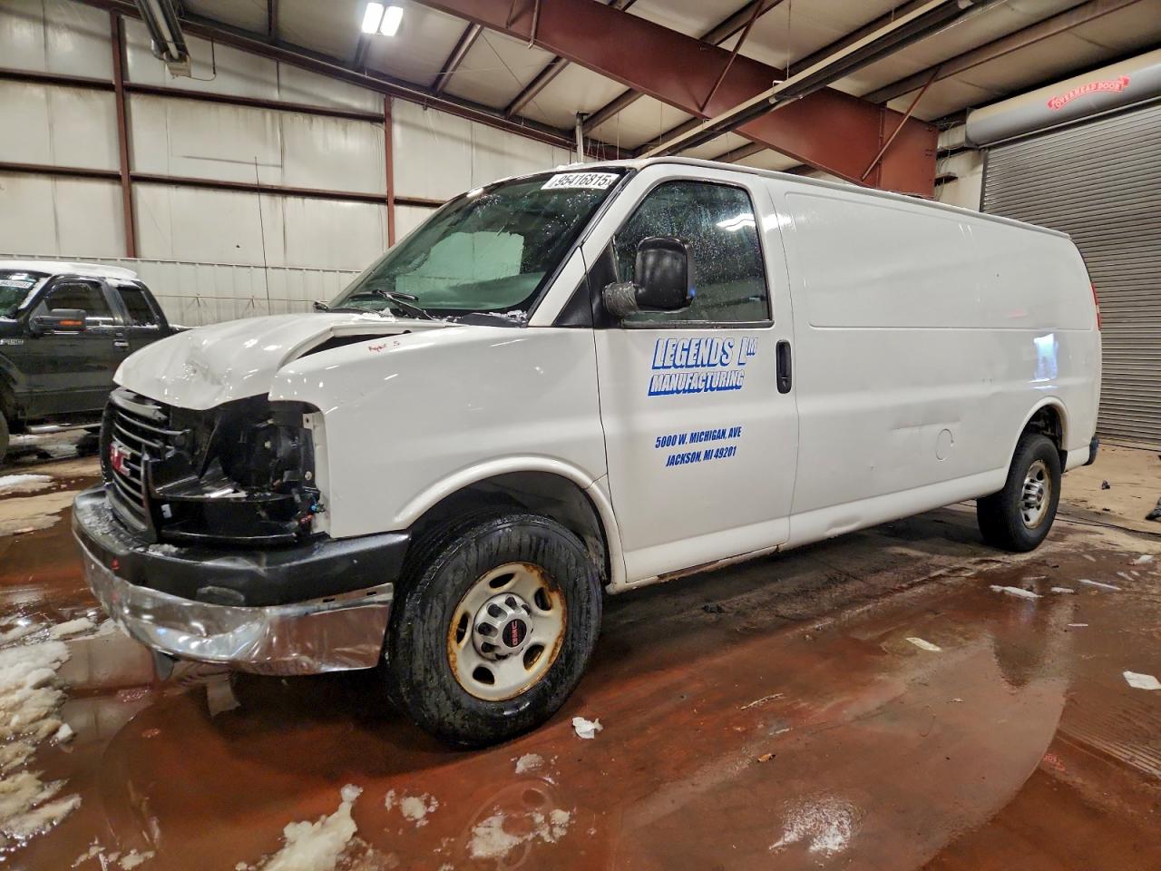 GMC Savana G3500 Image 1