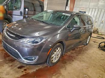  Salvage Chrysler Pacifica