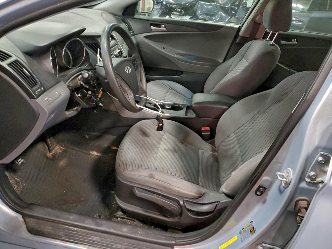 Hyundai SONATA Gls Image 12