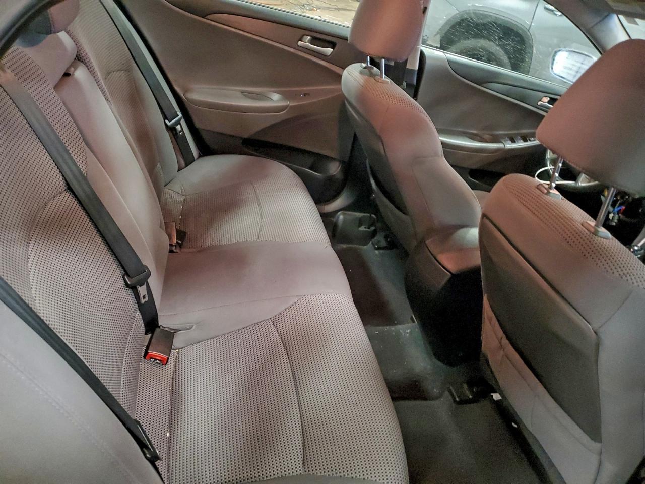 Hyundai SONATA Gls Image 4