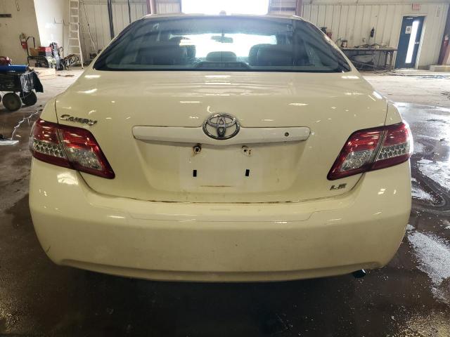 Toyota Camry Base Image 2