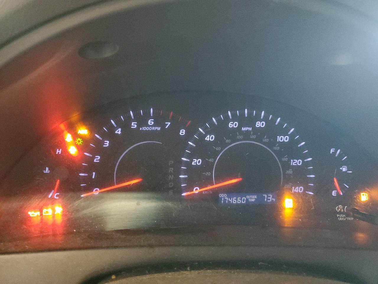 Toyota Camry Base Image 3