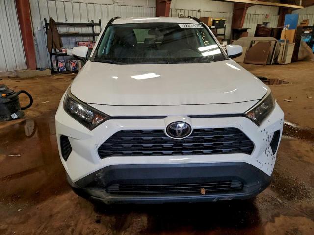 Toyota RAV4 Le Image 6