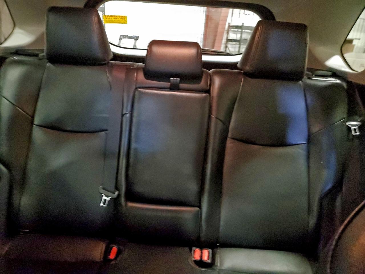 Toyota RAV4 Le Image 9