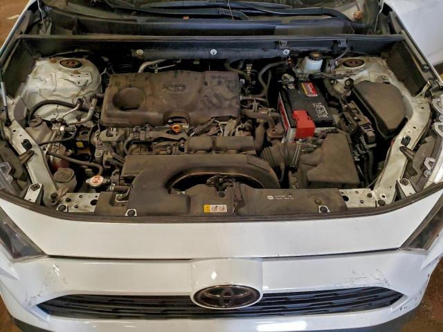 Toyota RAV4 Le Image 12
