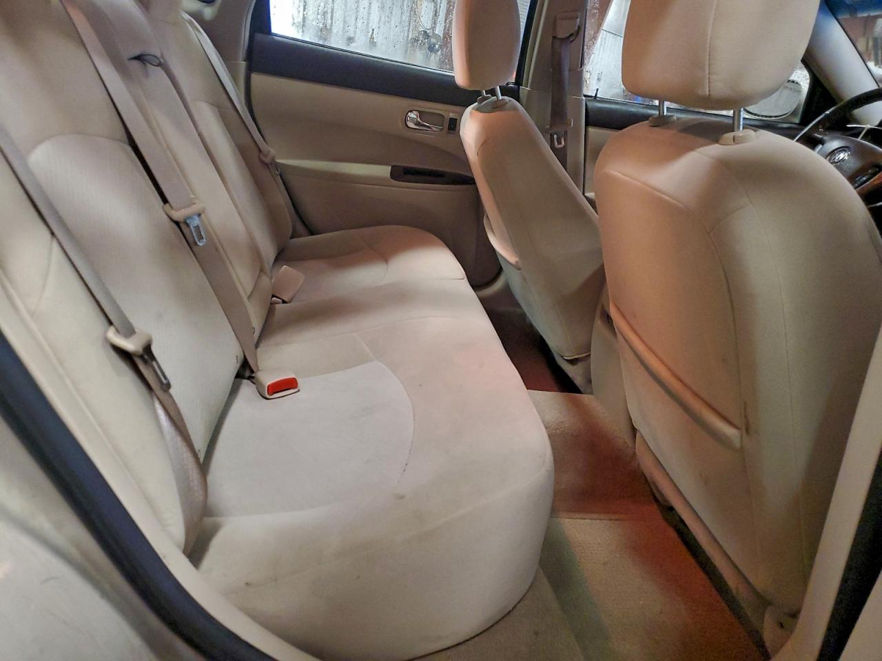 Buick LaCrosse Cx Image 12