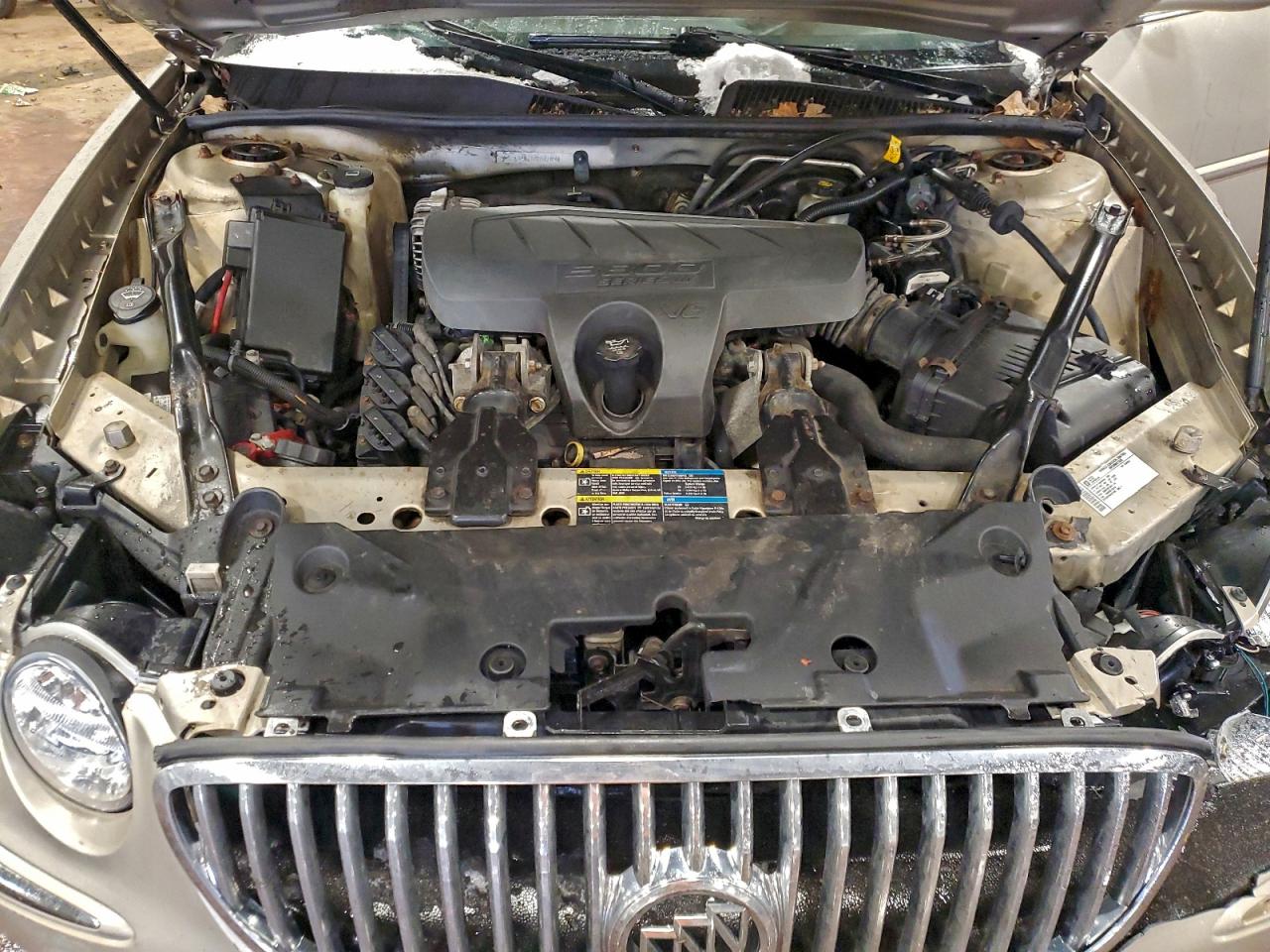 Buick LaCrosse Cx Image 6