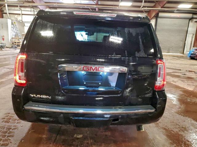 GMC Yukon Denali Image 8