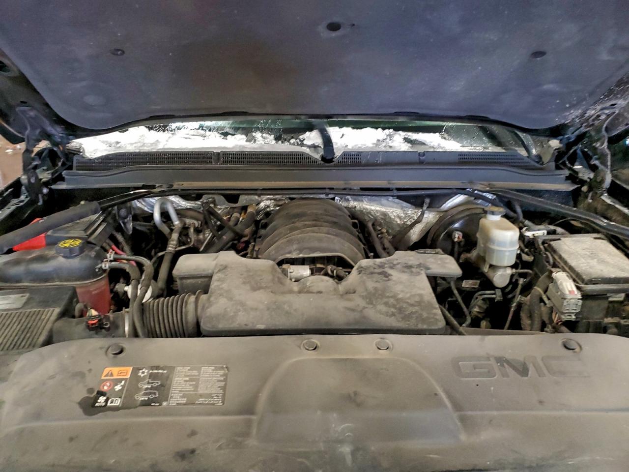 GMC Yukon Denali Image 11