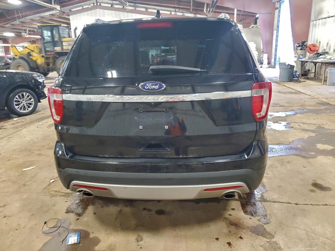 Ford Explorer Xlt Image 3