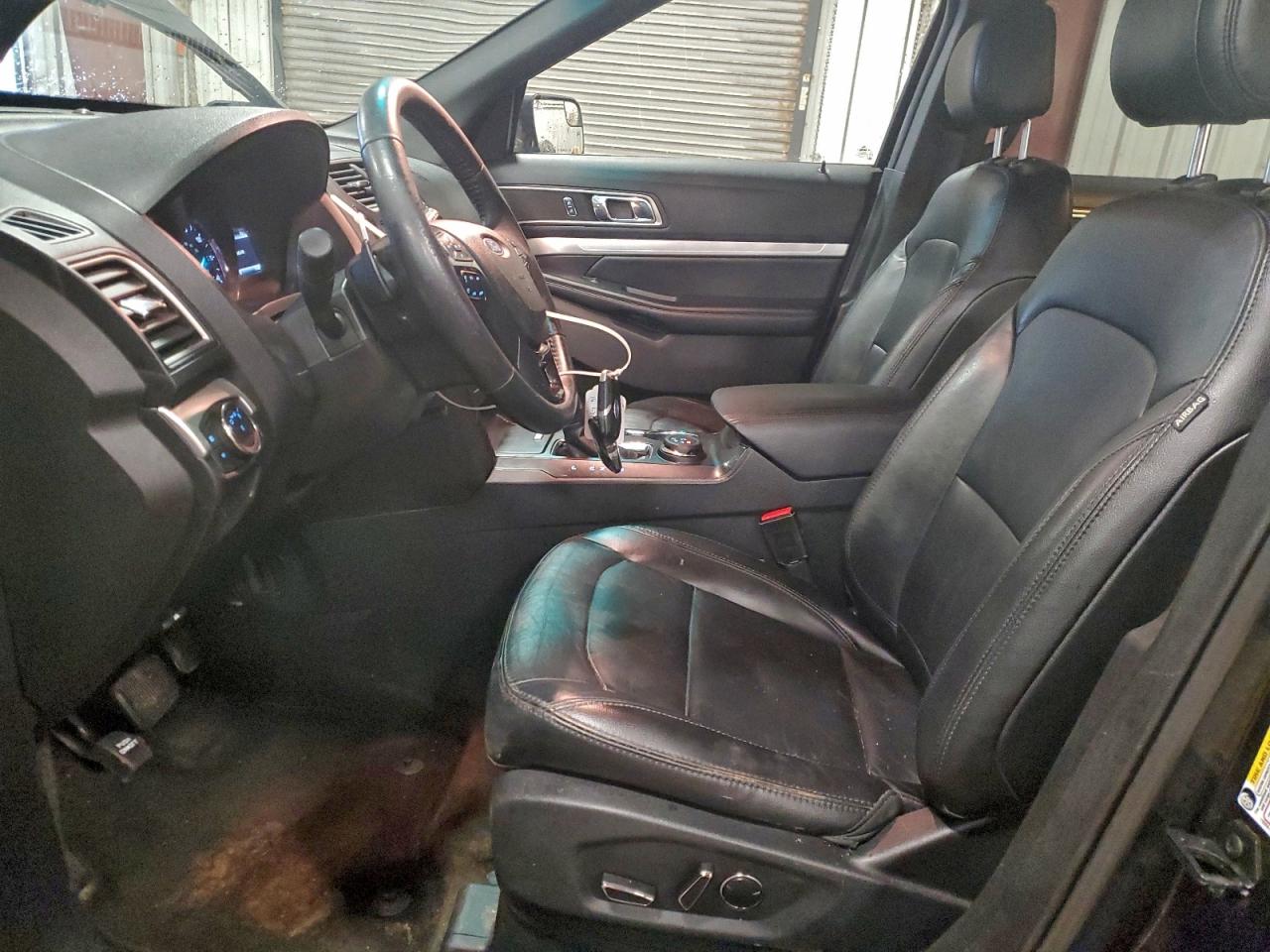 Ford Explorer Xlt Image 5