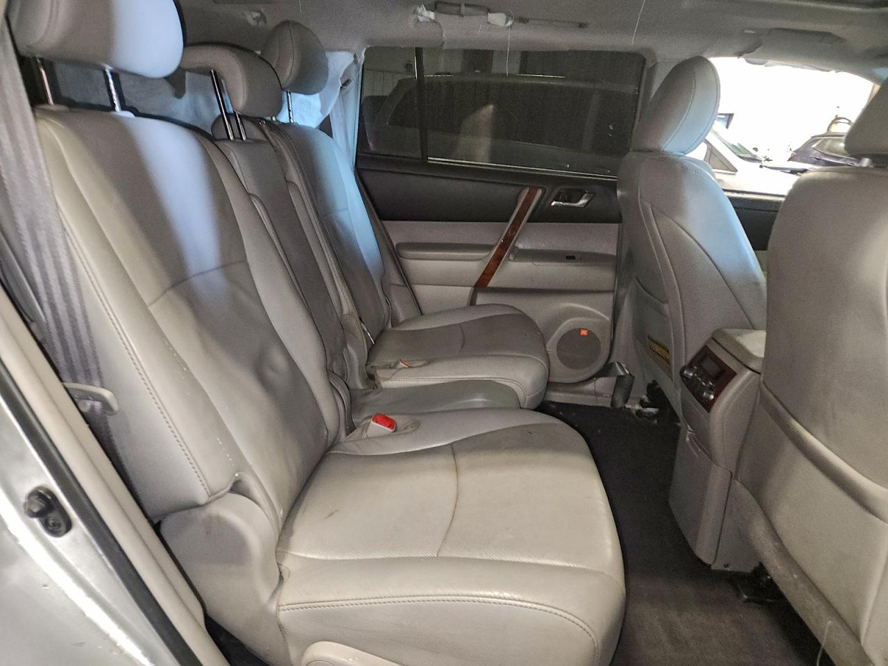 Toyota Highlander Limited Image 4